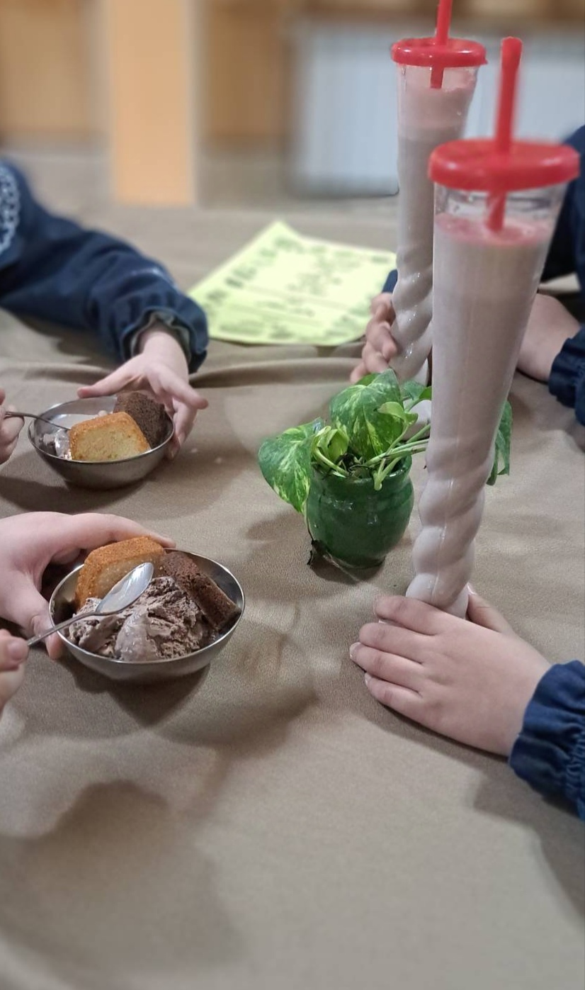 روزی متفاوت در کنار مهمانان کافه نماز هدی